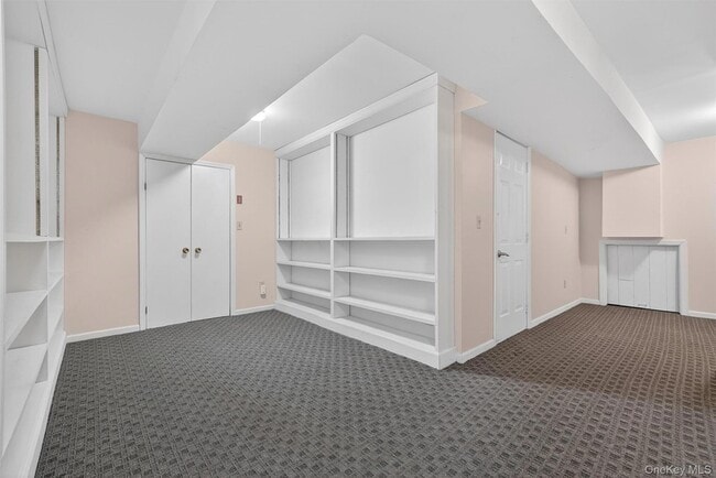 Building Photo - 2003 Regent Dr