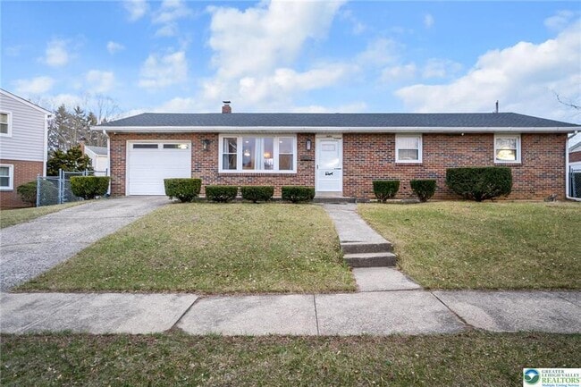 Primary Photo - 2684 East Blvd
