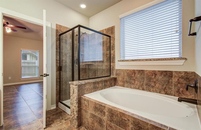 Building Photo - 3511 Christopher Dr