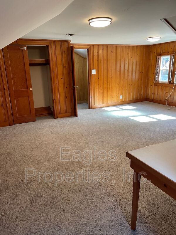 Building Photo - 300 S Andrews Ave