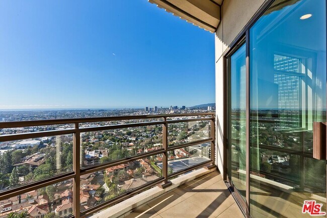 Building Photo - 1 W Century Dr