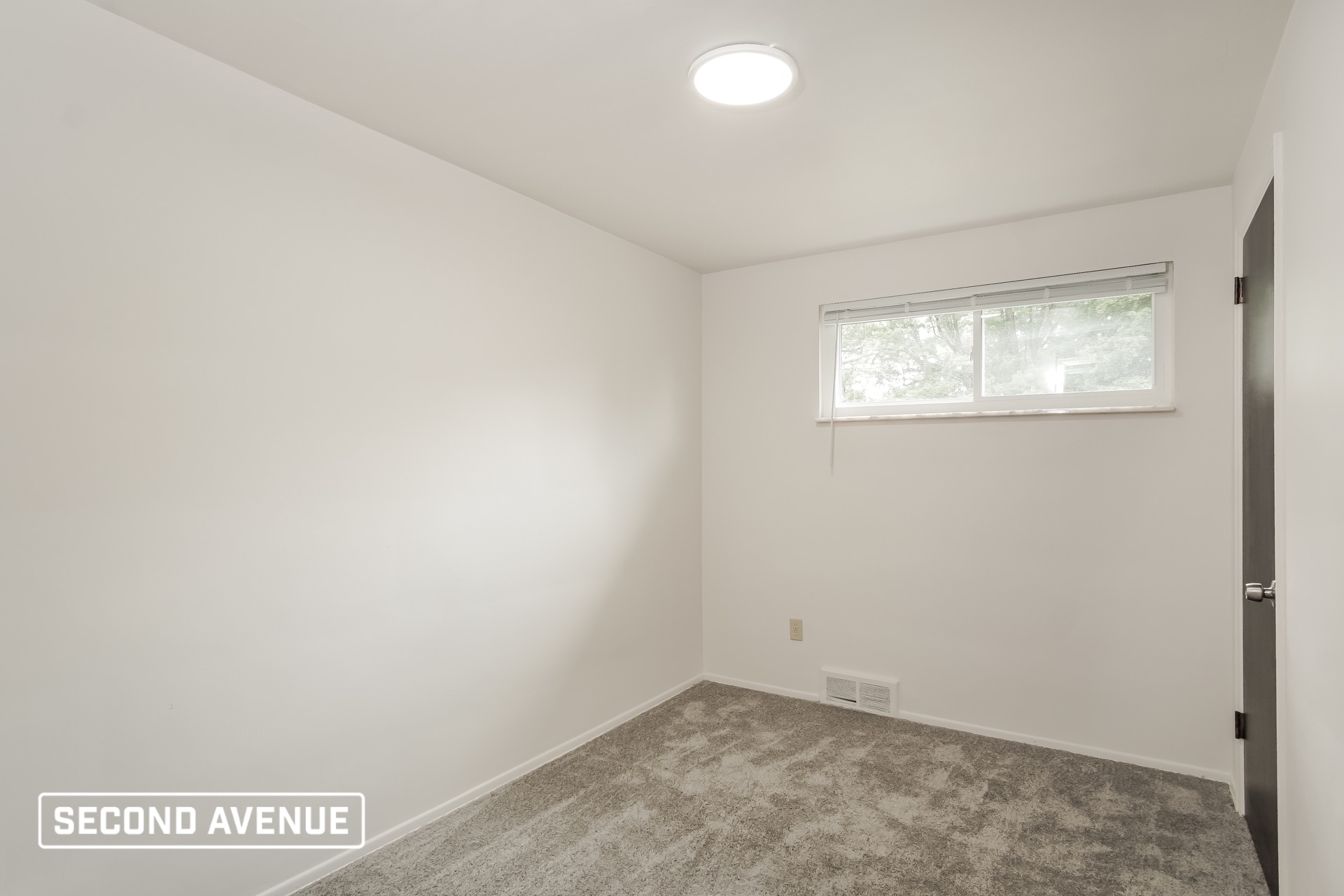 Building Photo - 716 Bittersweet Rd