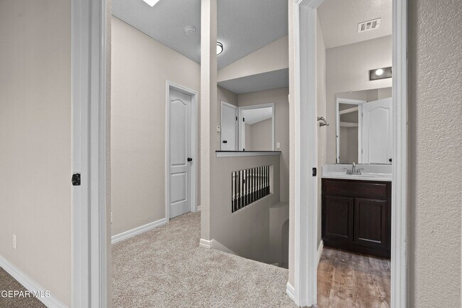 Building Photo - 13713 Paseo del Mar Dr