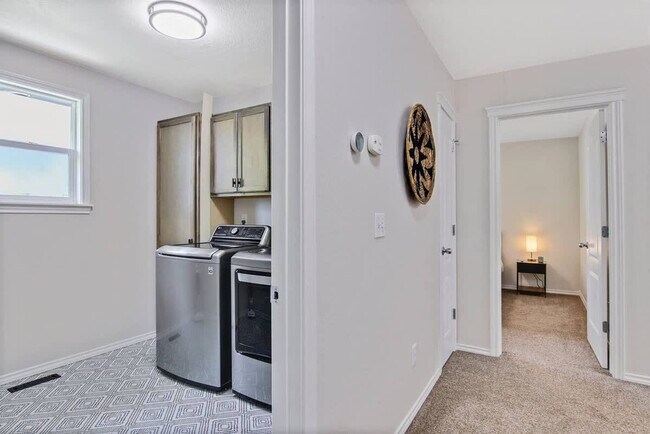 Building Photo - 2933 W Tubac Dr
