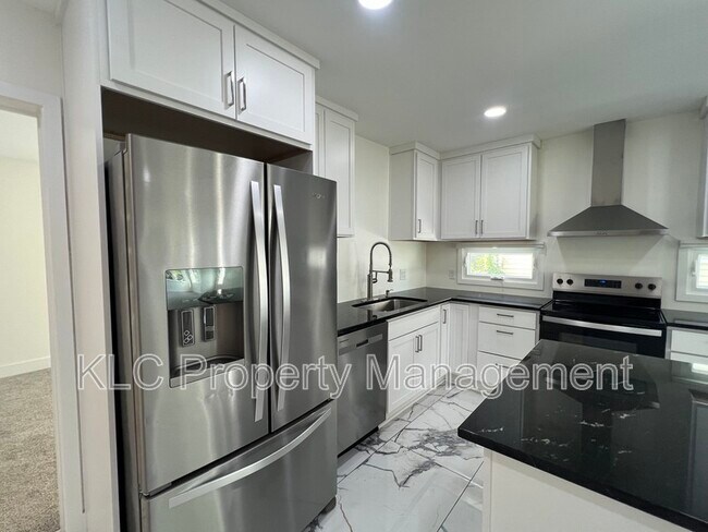 Building Photo - 3719 3rd St