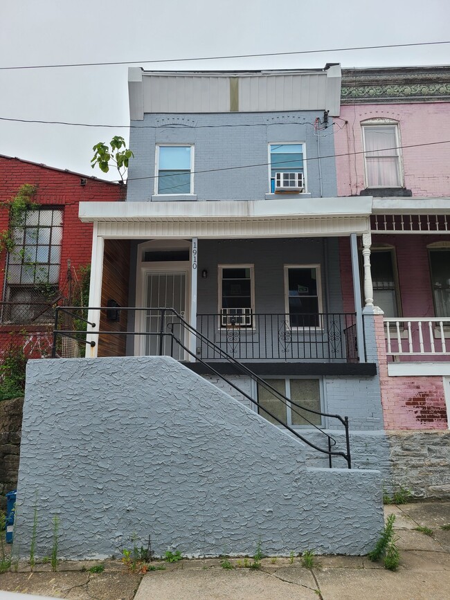 Building Photo - 1910 W Westmoreland St