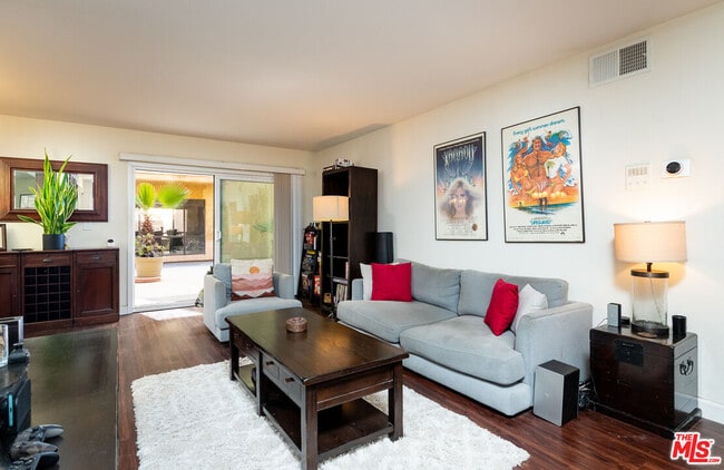 Building Photo - 1730 Camino Palmero St