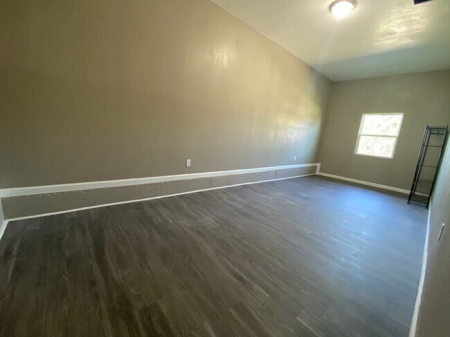 Building Photo - 4725 S Shallow Brook Dr