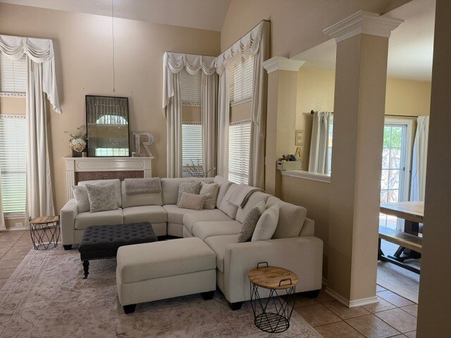 Building Photo - 121 Ozuna Dr