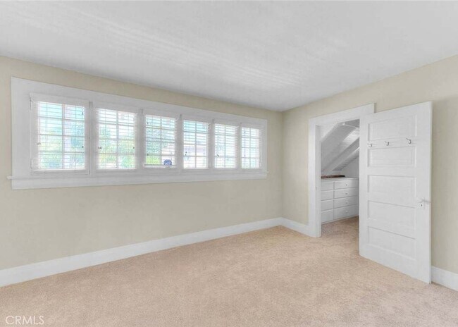 Building Photo - 563 Claremont Pl