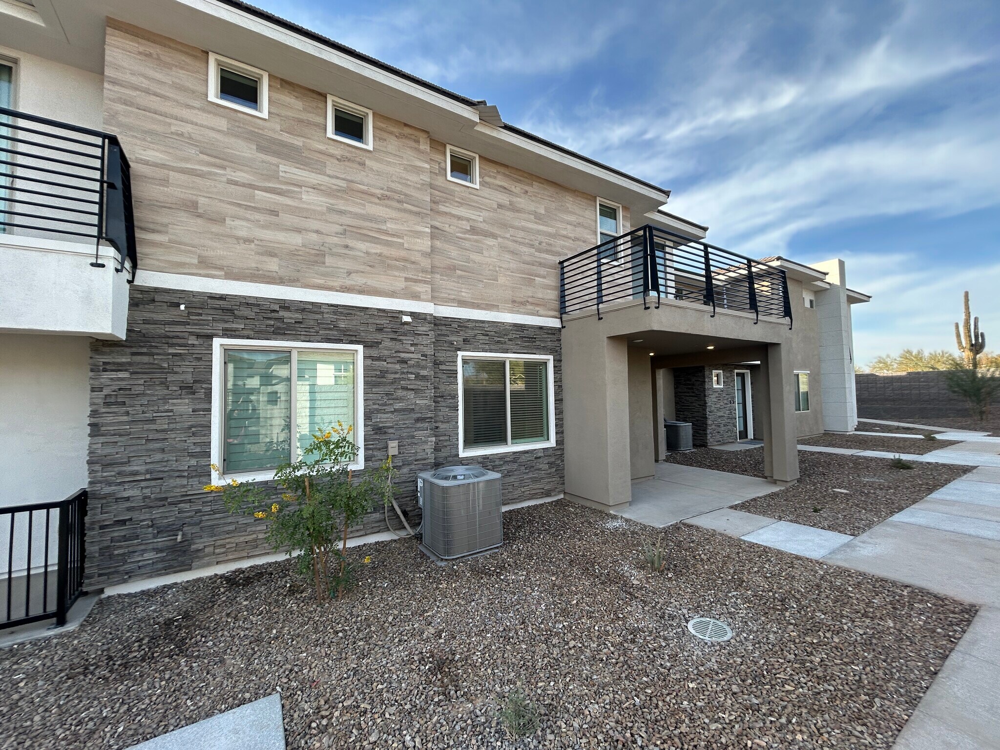 Building Photo - 2121 W Sonoran Desert Dr