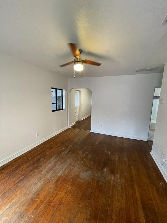 Building Photo - 1415 Asher Ln