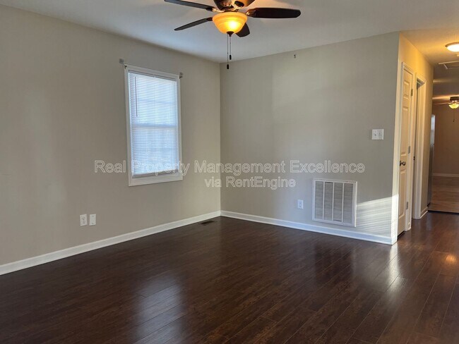 Building Photo - 709 S Webb St