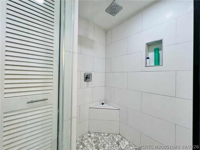 Building Photo - 9400 S Ocean Dr
