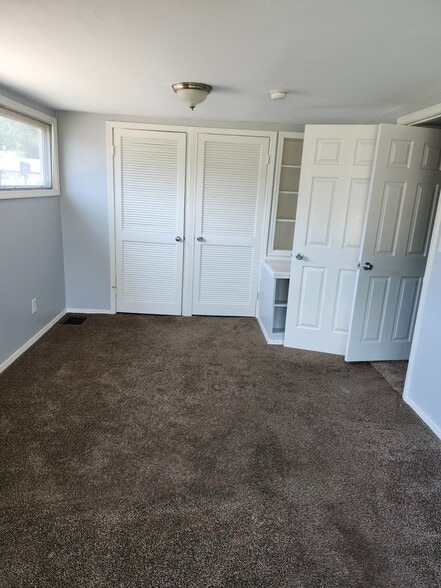 Building Photo - 2366 Deming St