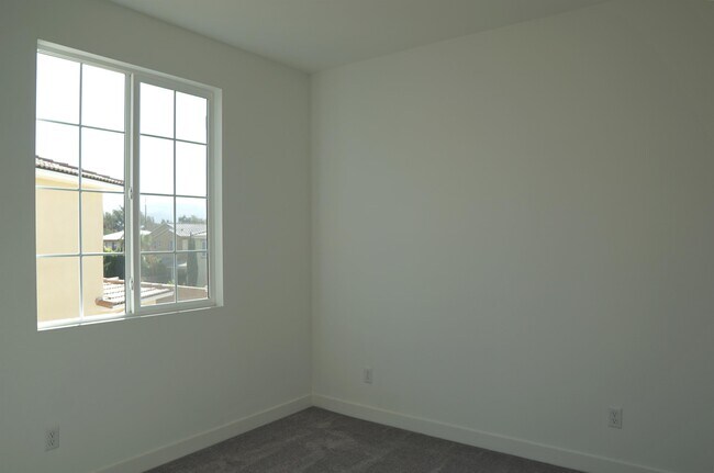 Building Photo - 35505 Sereno Ln