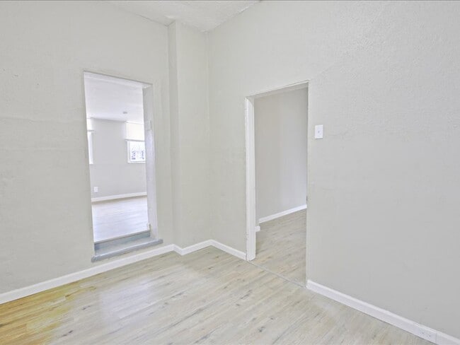 Building Photo - 6730 Vermont Ave