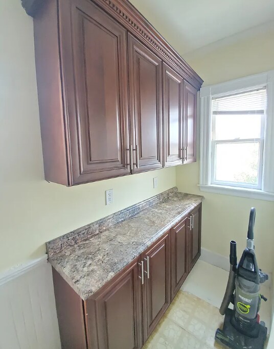 Building Photo - 65 Olcott St