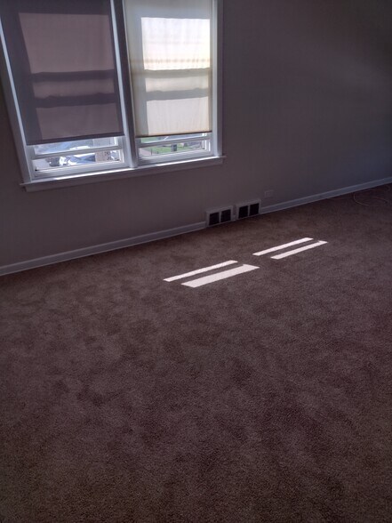 Dining room - 5617 N Christiana Ave