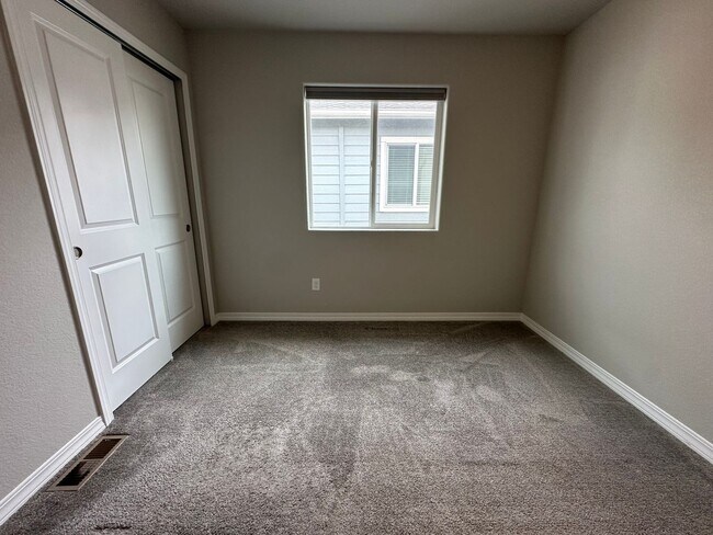 Building Photo - Charming 3 Bed 3 Bath House!!!