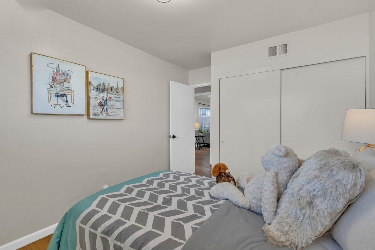 Building Photo - 7472 Blue Fox Way