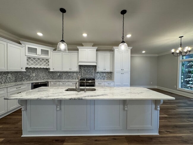 Building Photo - Grandeur Brick 4/3.5 with Bonus Room in The Oaks at Collinwood- $3,295