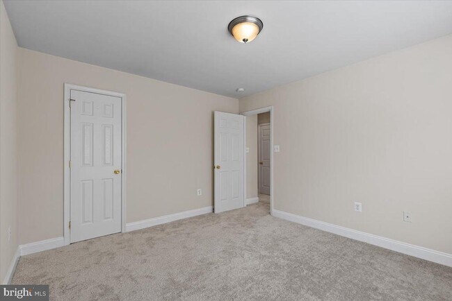 Building Photo - 926 Walnut Ave