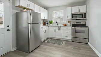 Building Photo - 413 W Stevens St