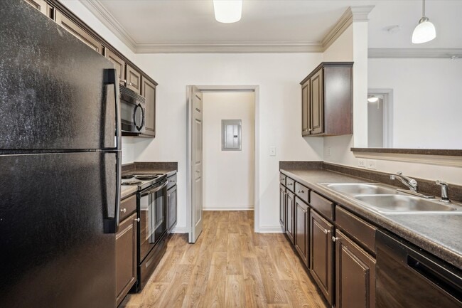 B1 - 2 Bed / 2 Bath - 967 Sq.Ft. - Fountains at Meadow Wood