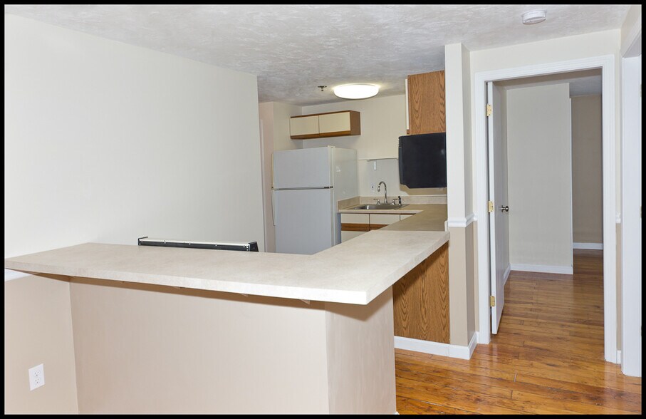 Building Photo - 3 Cook St