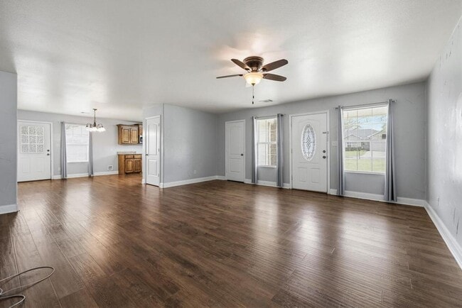 Building Photo - Step into comfort and modern convenience with this charming 3-bedroom, 2-bathroom home in Sherman...