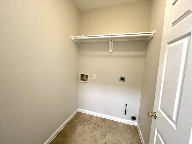 Building Photo - 3847 Landon Park Dr
