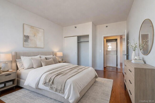 Building Photo - 40-28 College Point Blvd