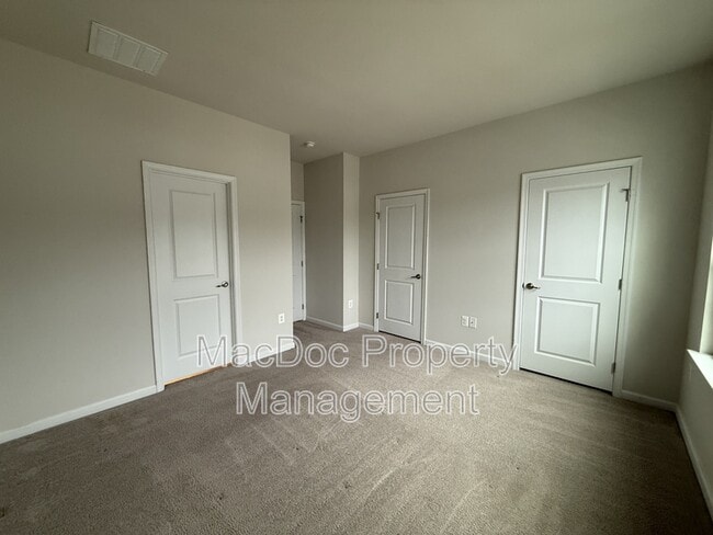 Building Photo - 505 Rolling Valley Dr