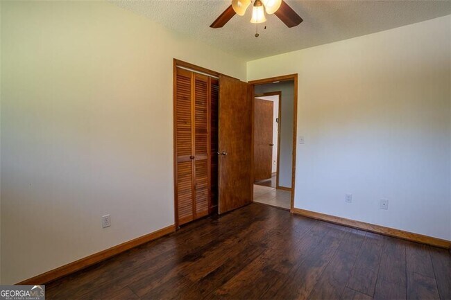 Building Photo - 1540 Magnolia Pl