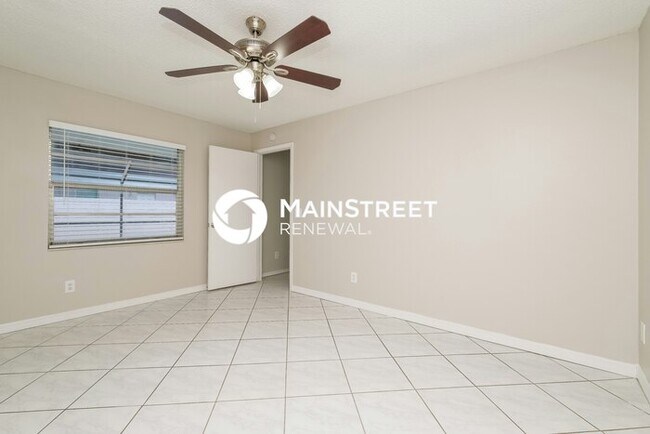 Building Photo - 3 Bedroom Pet-Friendly Home in Brandon, FL with Main Street Renewal