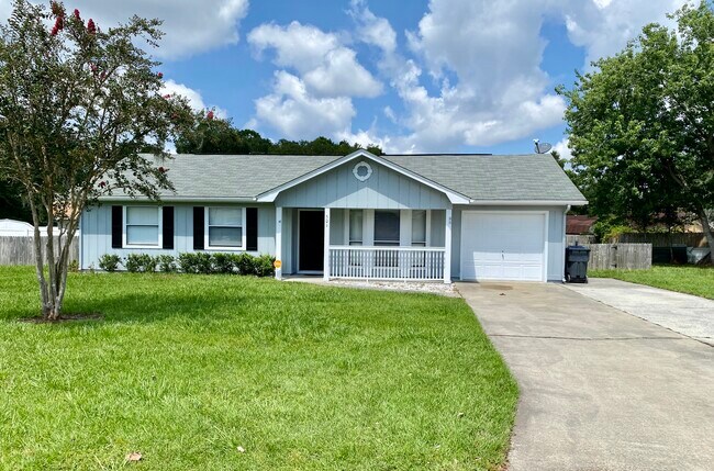 Front (Exterior) - 501 Westgate Cir