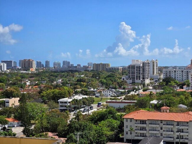 Building Photo - 888 Douglas Rd