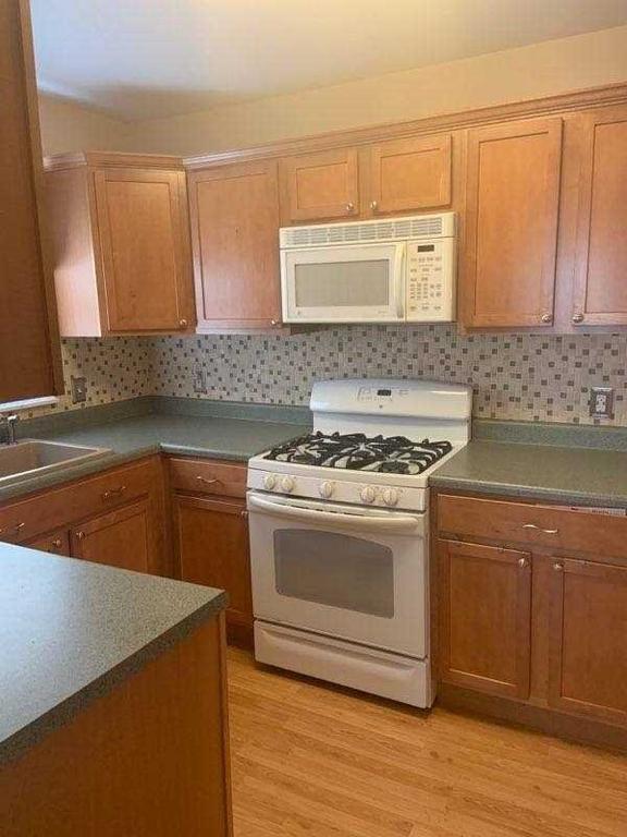 Building Photo - 3 Lake Rd