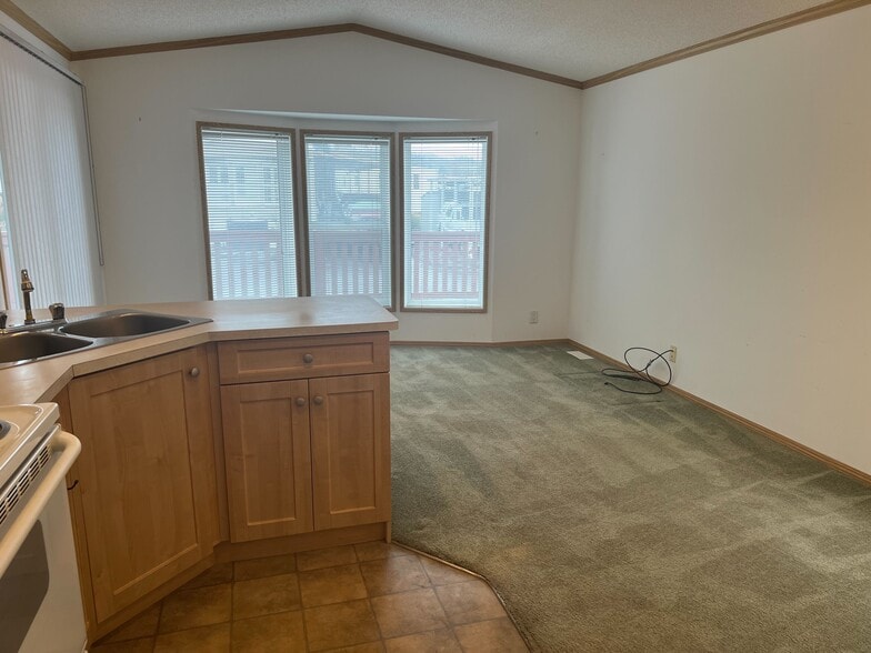 Building Photo - 1200 Lincoln St