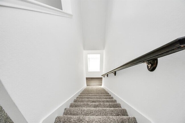Building Photo - 5227 Castlebury Meadows Dr
