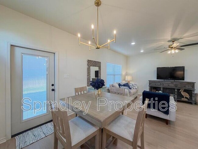 Building Photo - 1404 Rita Blanca Ct