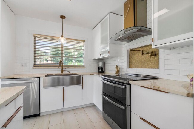 Building Photo - 5516 Colbright Rd