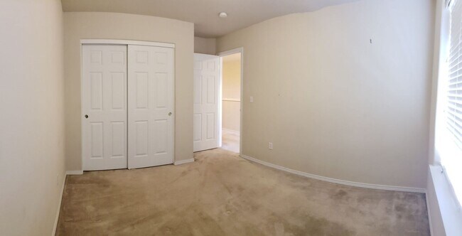 Building Photo - 413 Roger Smith Dr