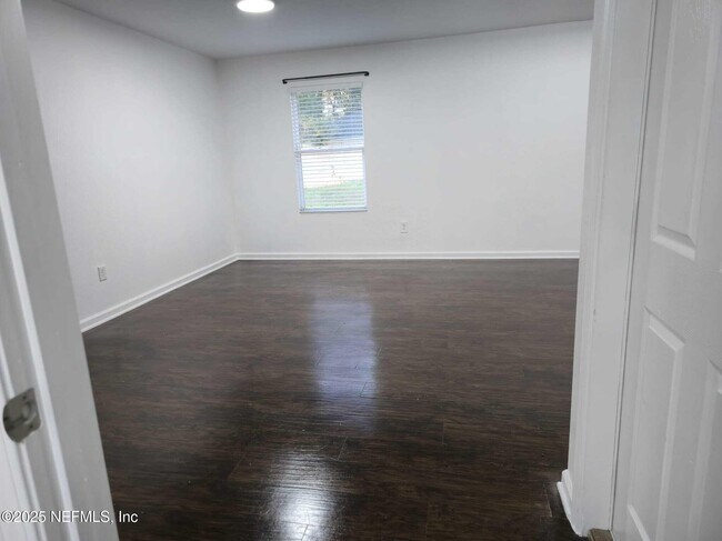 Building Photo - 9124 Adams Ave