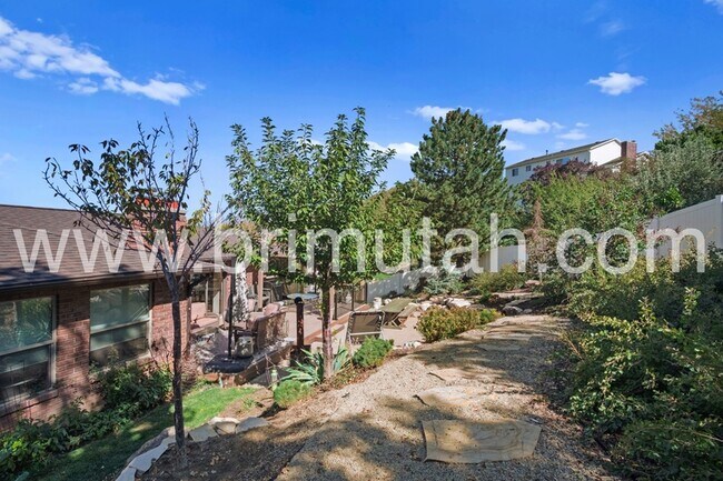 Building Photo - 772 E 2075 S