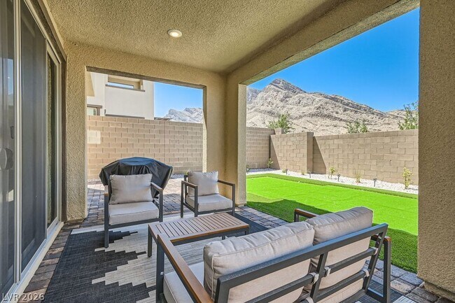 Building Photo - 11604 Desert Hollow Avenue
