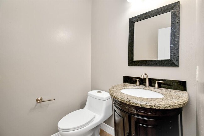 Building Photo - 8522 Chancellorsville Ln