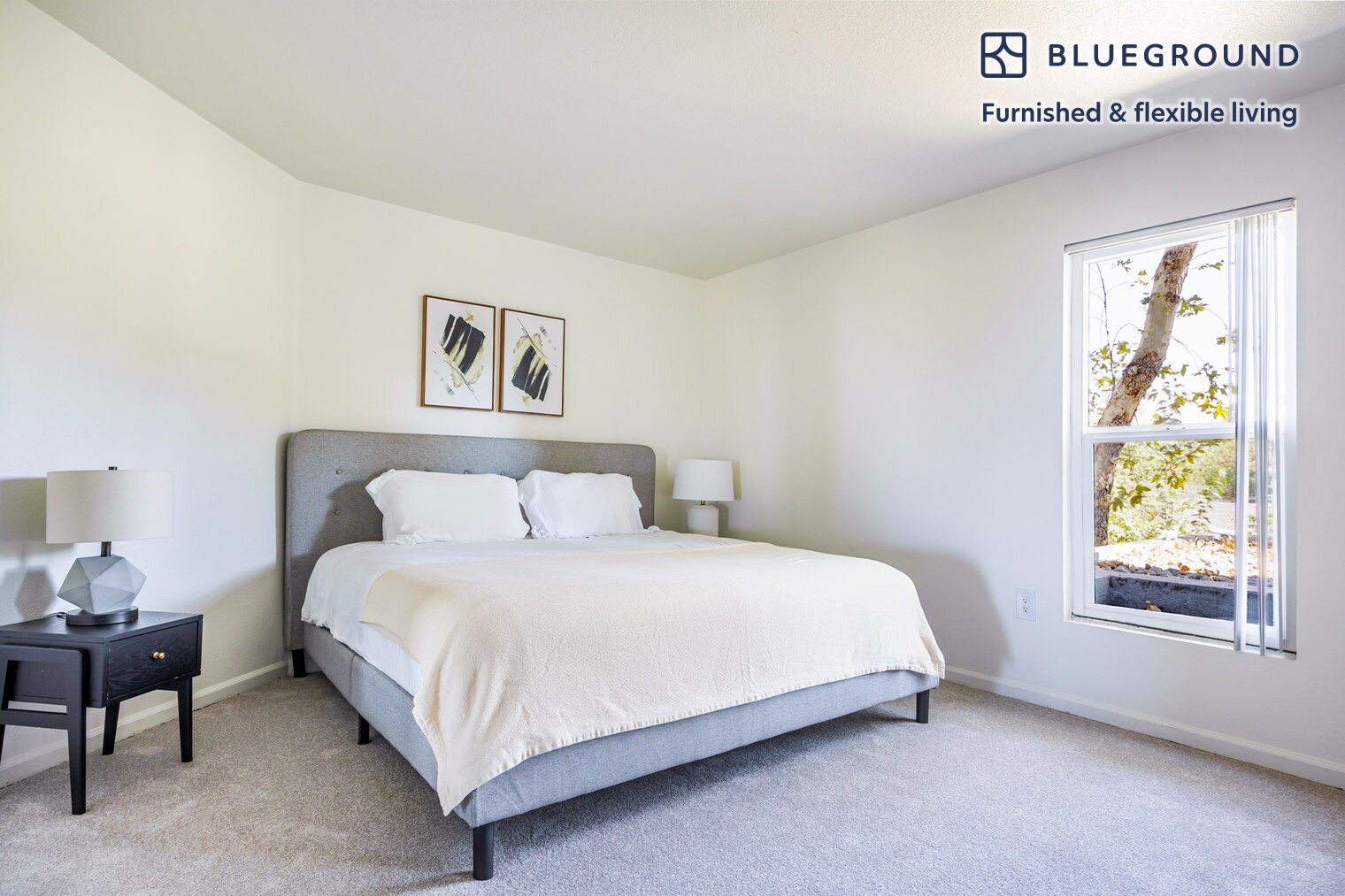 Building Photo - 10983 Bluffside Dr
