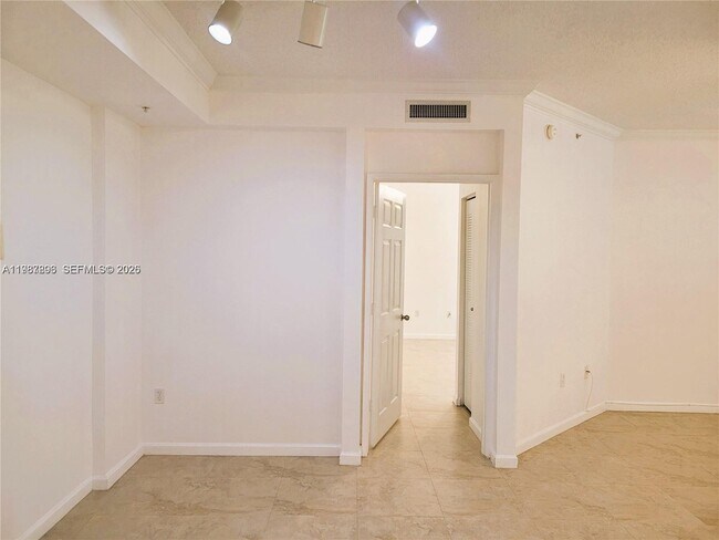 Building Photo - 1919 Van Buren St